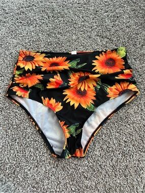 High-Waist Sunflower Print Bikini Bottoms - Black & Orange